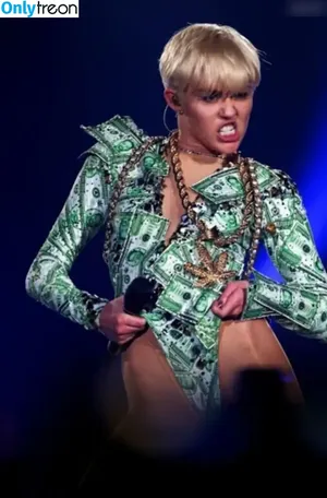 Miley Cyrus / MileyCyrus nude photo #4975