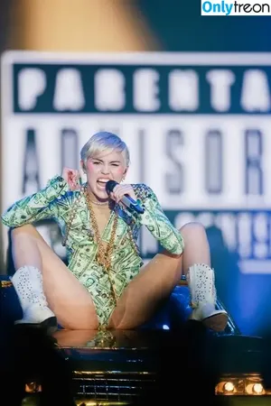 Miley Cyrus / MileyCyrus nude photo #4978