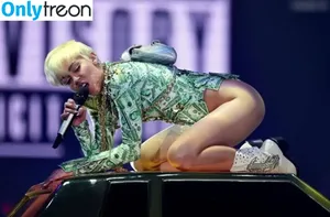 Miley Cyrus / MileyCyrus nude photo #4980