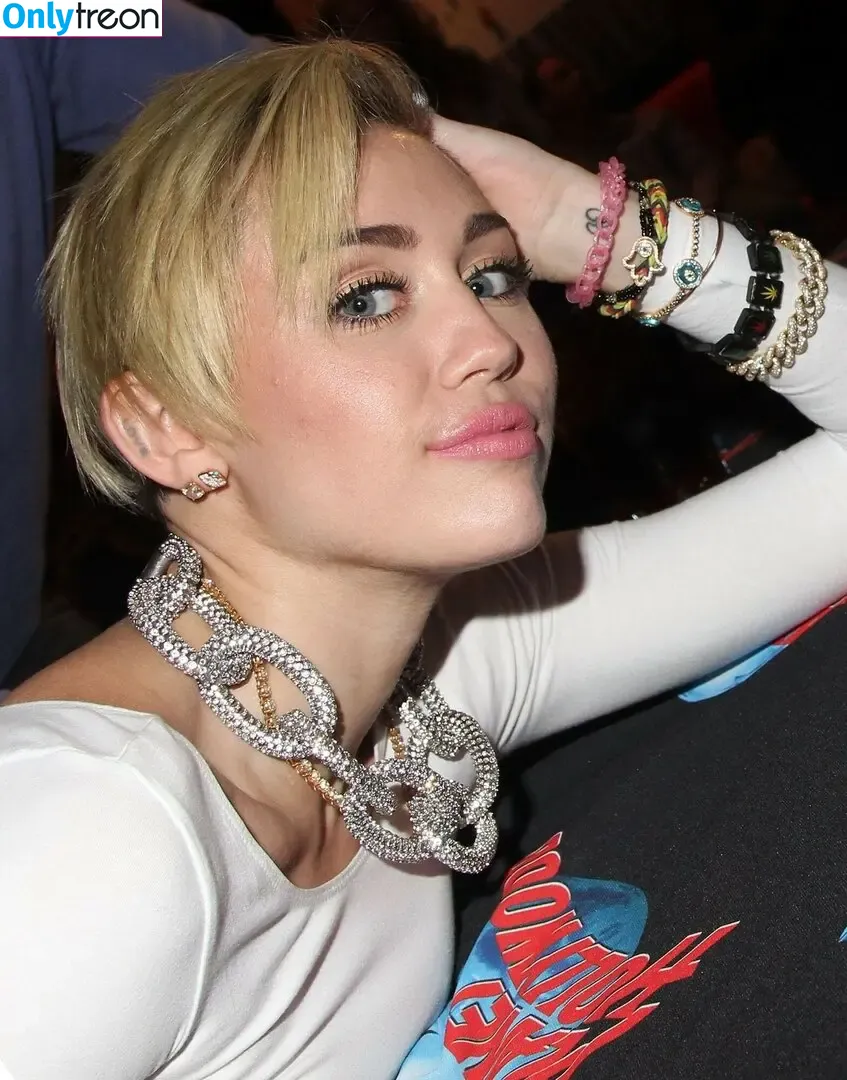 Miley Cyrus nude photo #4085 (MileyCyrus)