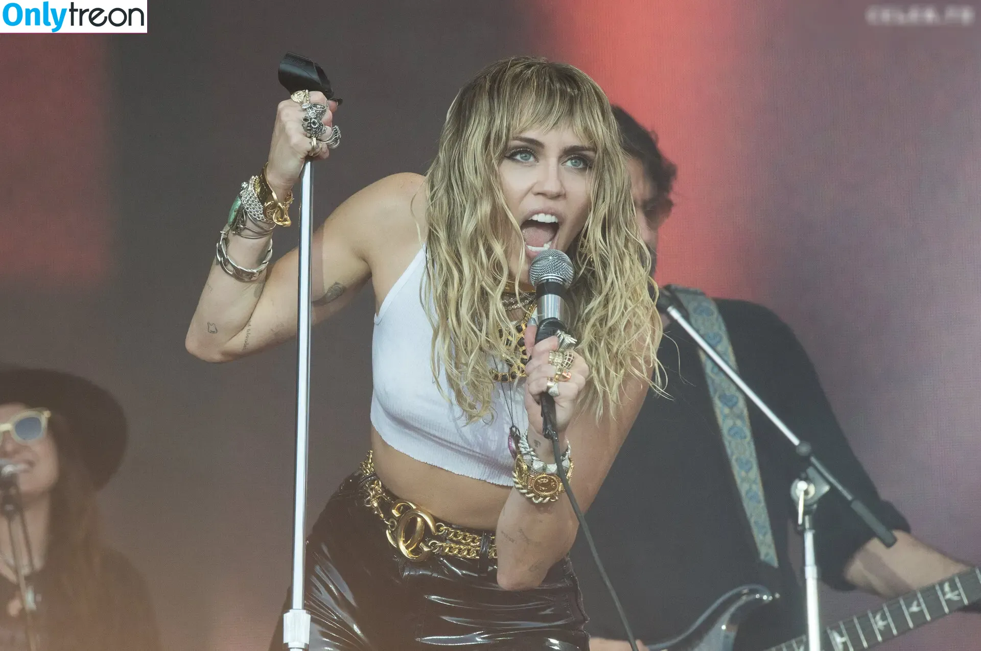 Miley Cyrus nude photo #4329 (MileyCyrus)