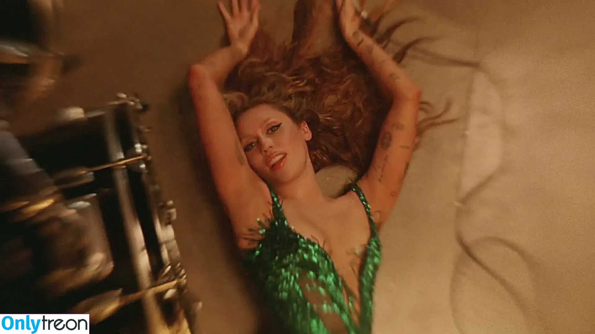 Miley Cyrus nude photo #4401 (MileyCyrus)