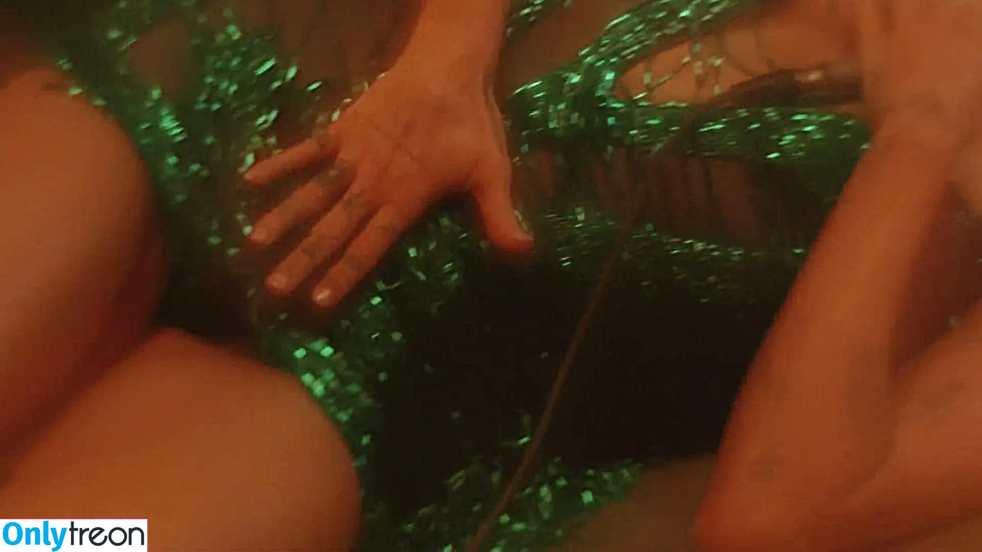 Miley Cyrus nude photo #4406 (MileyCyrus)