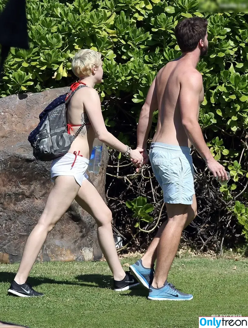 Miley Cyrus nude photo #4619 (MileyCyrus)