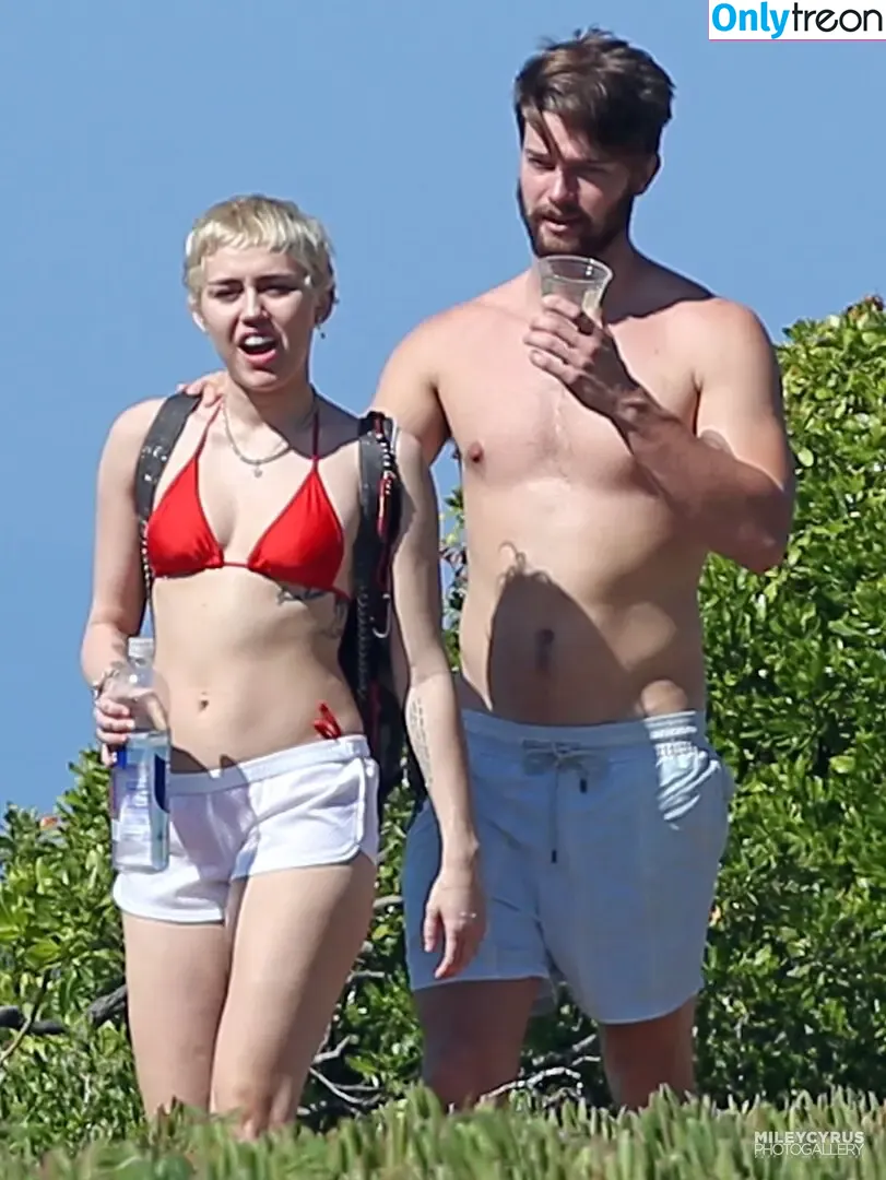 Miley Cyrus nude photo #4626 (MileyCyrus)