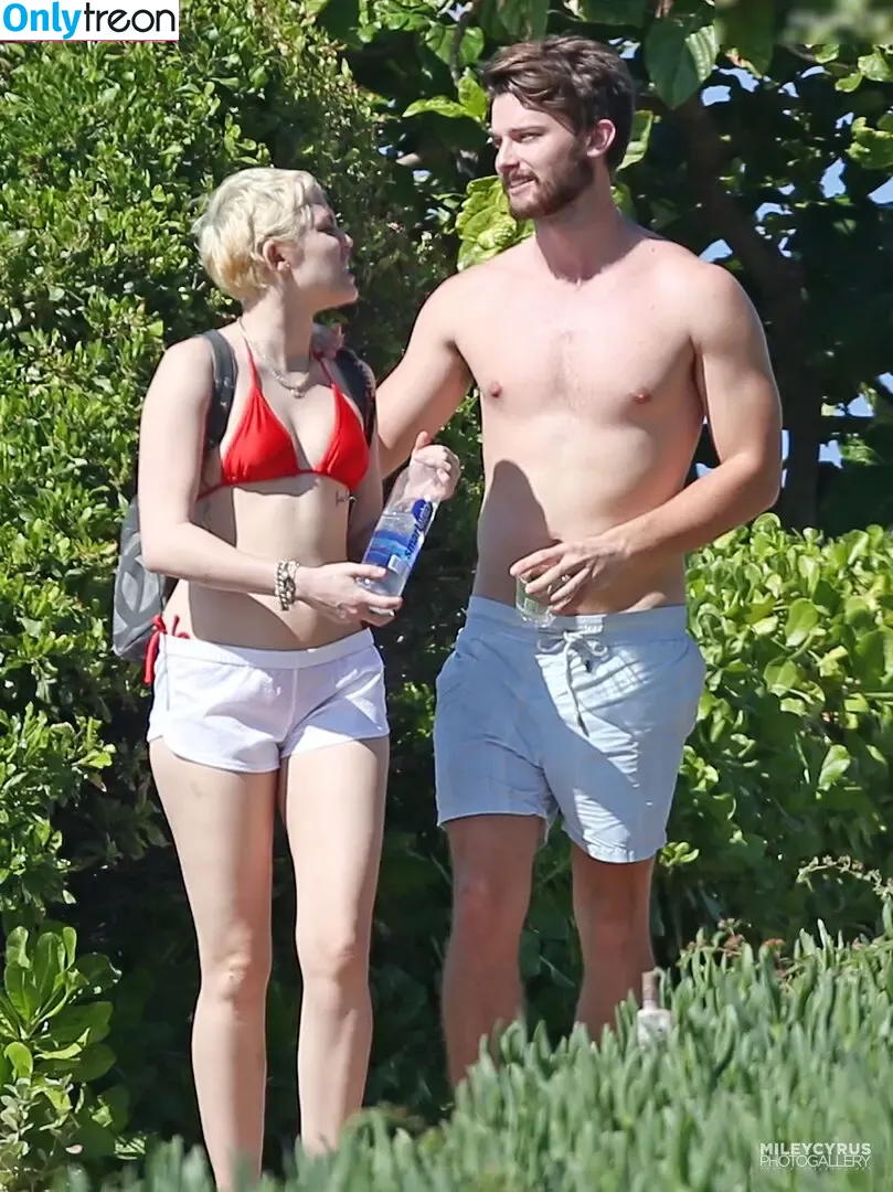 Miley Cyrus nude photo #4634 (MileyCyrus)