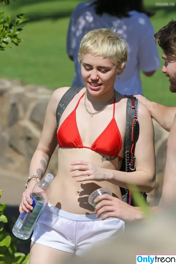 Miley Cyrus nude photo #4647 (MileyCyrus)