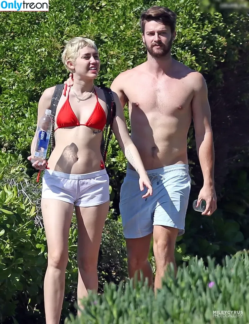 Miley Cyrus nude photo #4652 (MileyCyrus)
