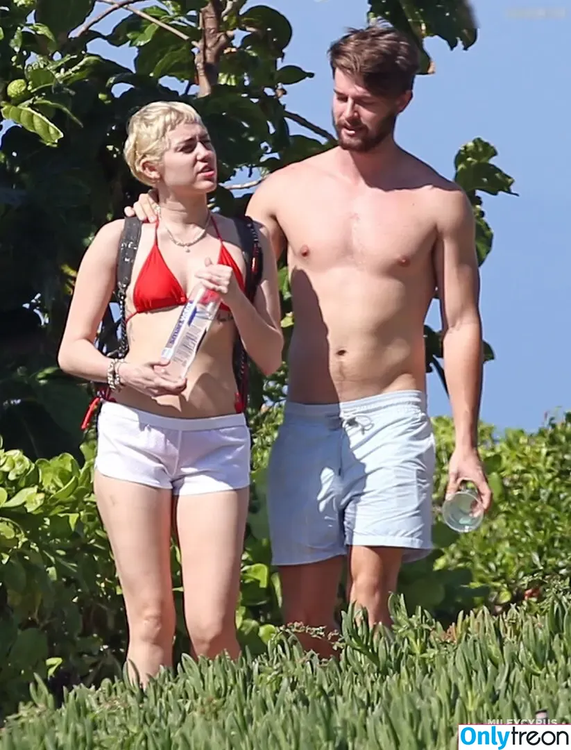 Miley Cyrus nude photo #4656 (MileyCyrus)