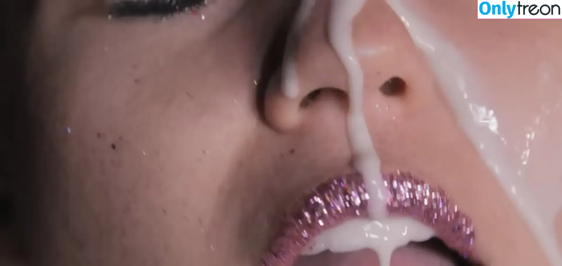Miley Cyrus nude photo #4814 (MileyCyrus)