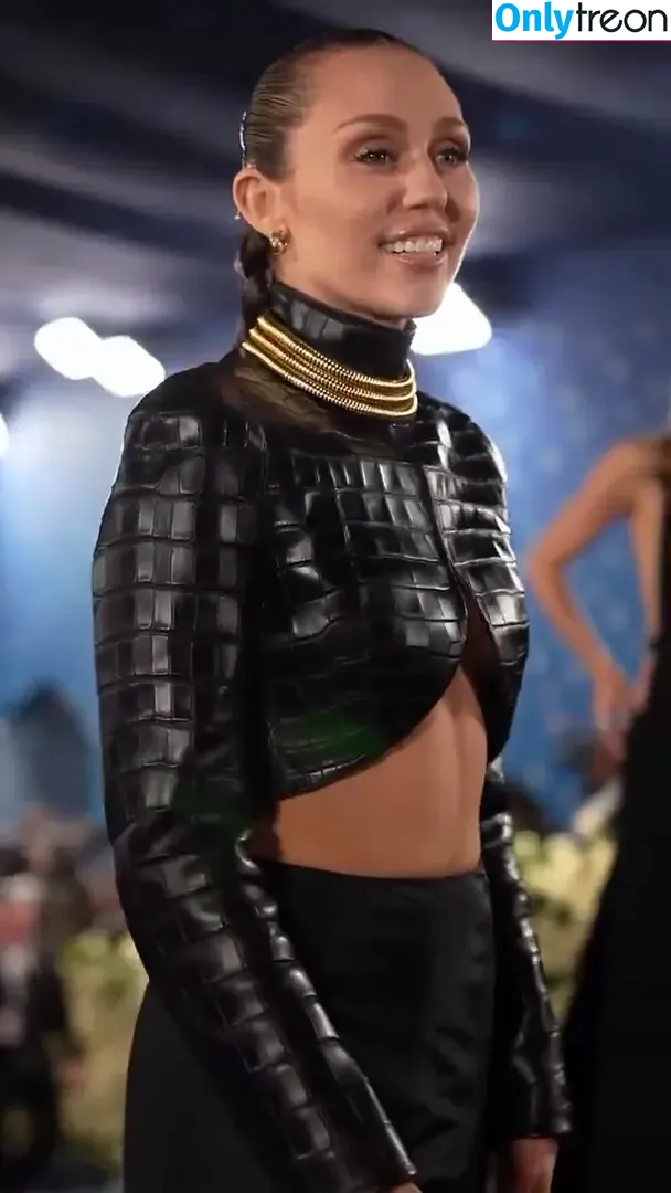 Miley Cyrus nude photo #4900 (MileyCyrus)