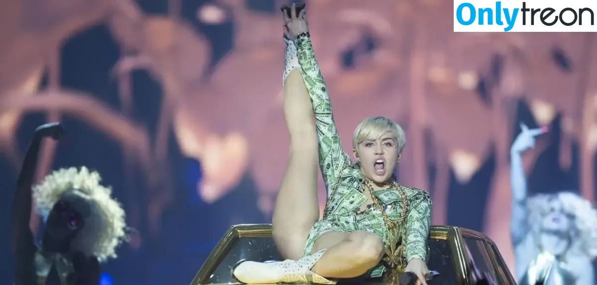 Miley Cyrus nude photo #4945 (MileyCyrus)