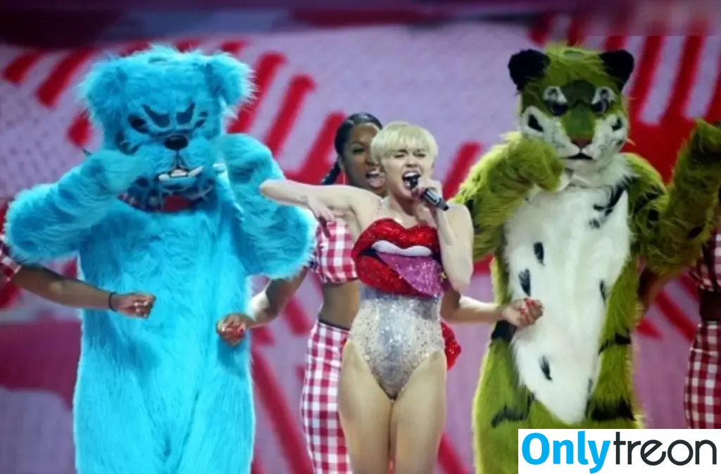 Miley Cyrus nude photo #4972 (MileyCyrus)