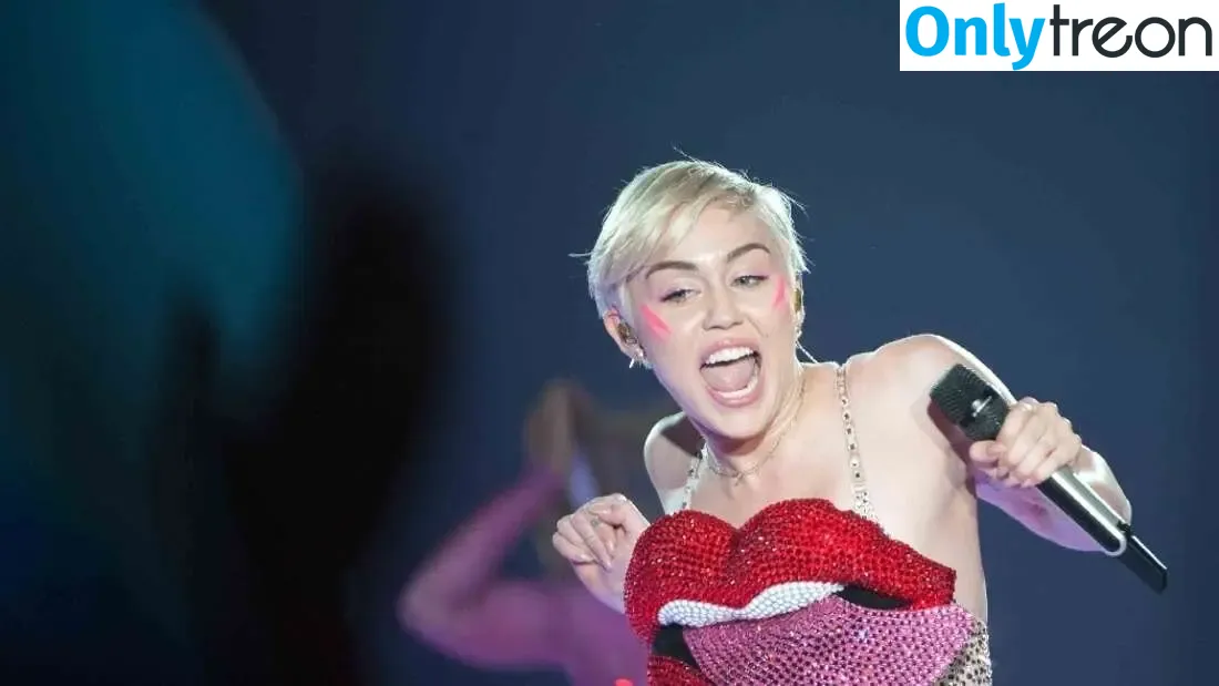 Miley Cyrus nude photo #4981 (MileyCyrus)