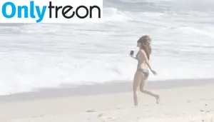 Miley Cyrus / MileyCyrus nude photo #5017