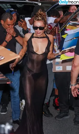 Miley Cyrus / MileyCyrus nude photo #5133