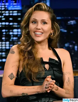 Miley Cyrus / MileyCyrus nude photo #5147