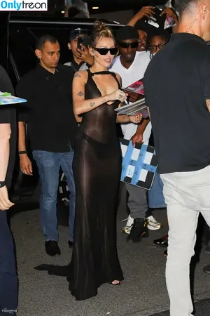 Miley Cyrus / MileyCyrus nude photo #5191