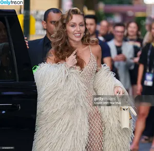 Miley Cyrus / MileyCyrus nude photo #5232