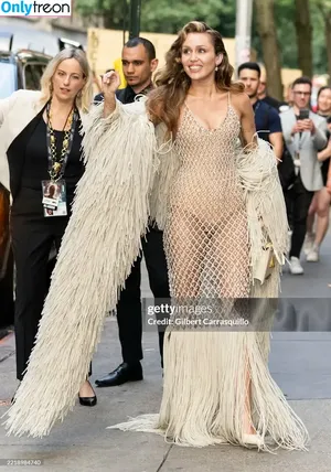 Miley Cyrus / MileyCyrus nude photo #5241