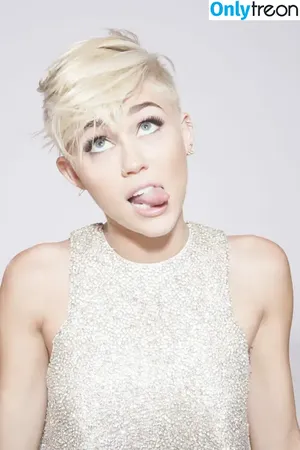 Miley Cyrus / MileyCyrus nude photo #5300