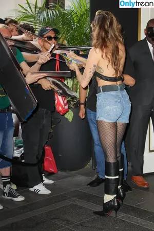 Miley Cyrus / MileyCyrus nude photo #5315