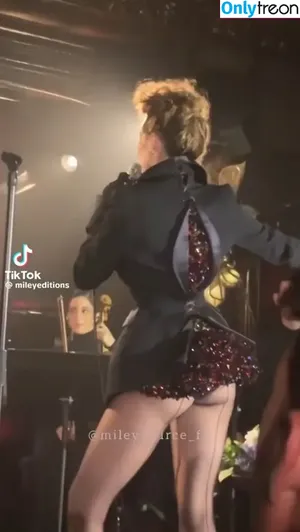 Miley Cyrus / MileyCyrus nude photo #5495