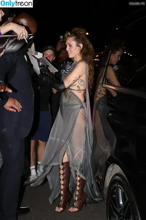 Miley Cyrus / MileyCyrus nude photo #5508