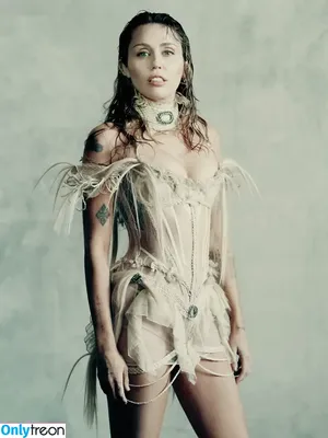 Miley Cyrus / MileyCyrus nude photo #5622