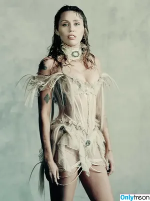Miley Cyrus / MileyCyrus nude photo #5629