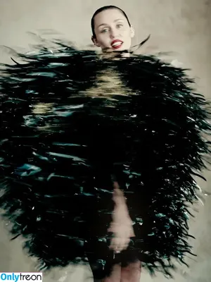 Miley Cyrus / MileyCyrus nude photo #5633