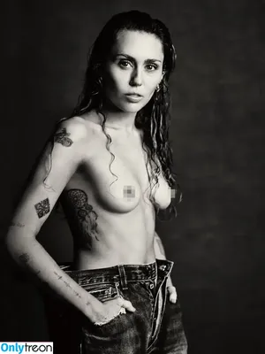 Miley Cyrus / MileyCyrus nude photo #5638