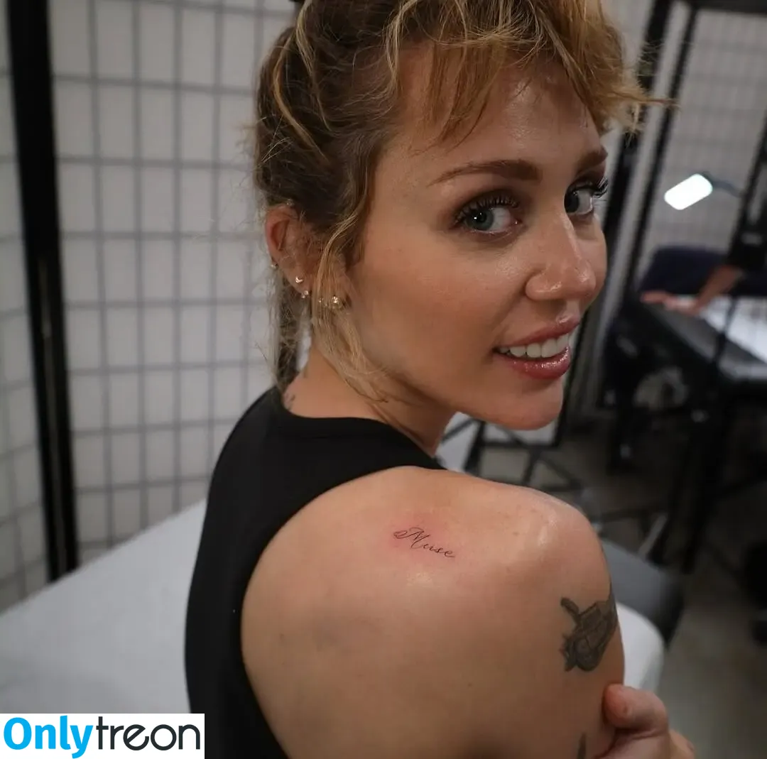 Miley Cyrus nude photo #5108 (MileyCyrus)