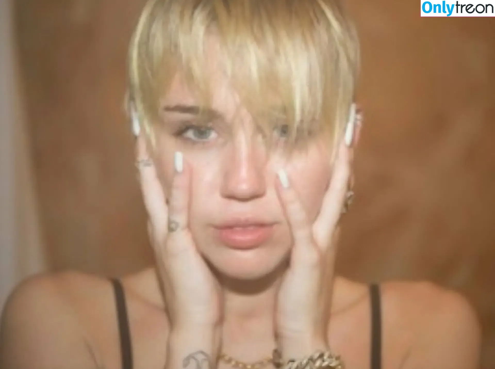 Miley Cyrus nude photo #5308 (MileyCyrus)