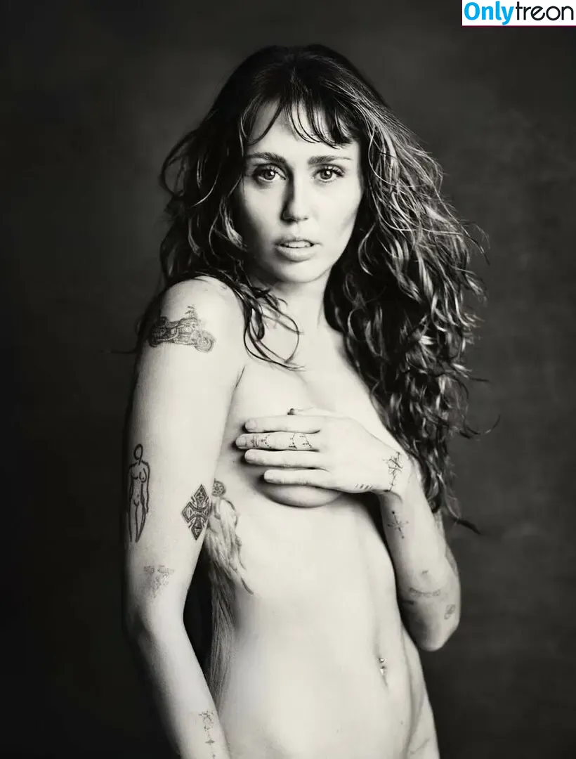 Miley Cyrus nude photo #5608 (MileyCyrus)