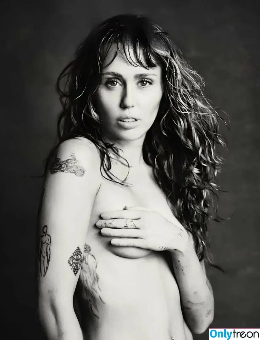 Miley Cyrus nude photo #5611 (MileyCyrus)