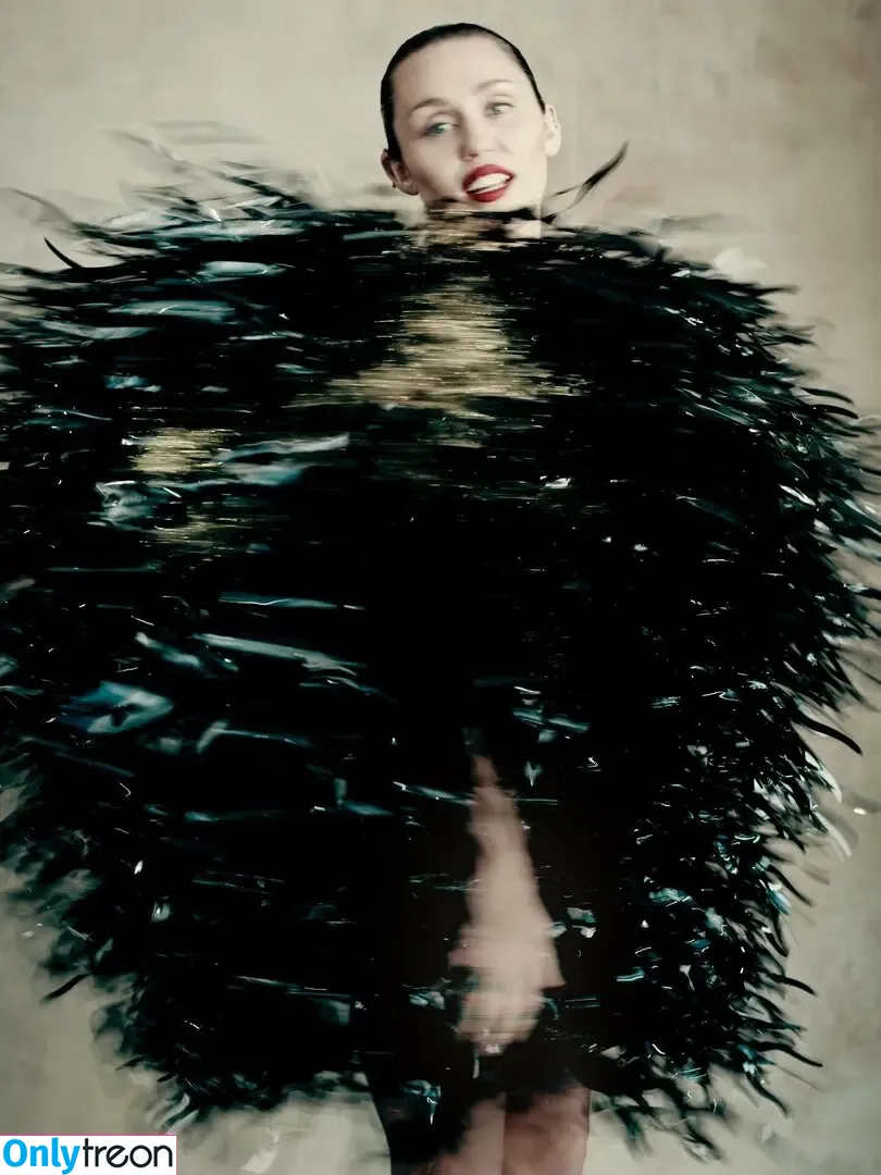 Miley Cyrus nude photo #5633 (MileyCyrus)