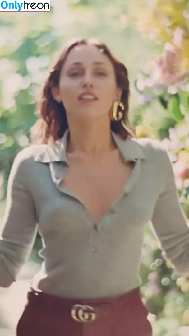 Miley Cyrus nude photo #5663 (MileyCyrus)