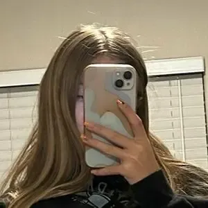 mileyeilish / billieeilish nude photo #0025