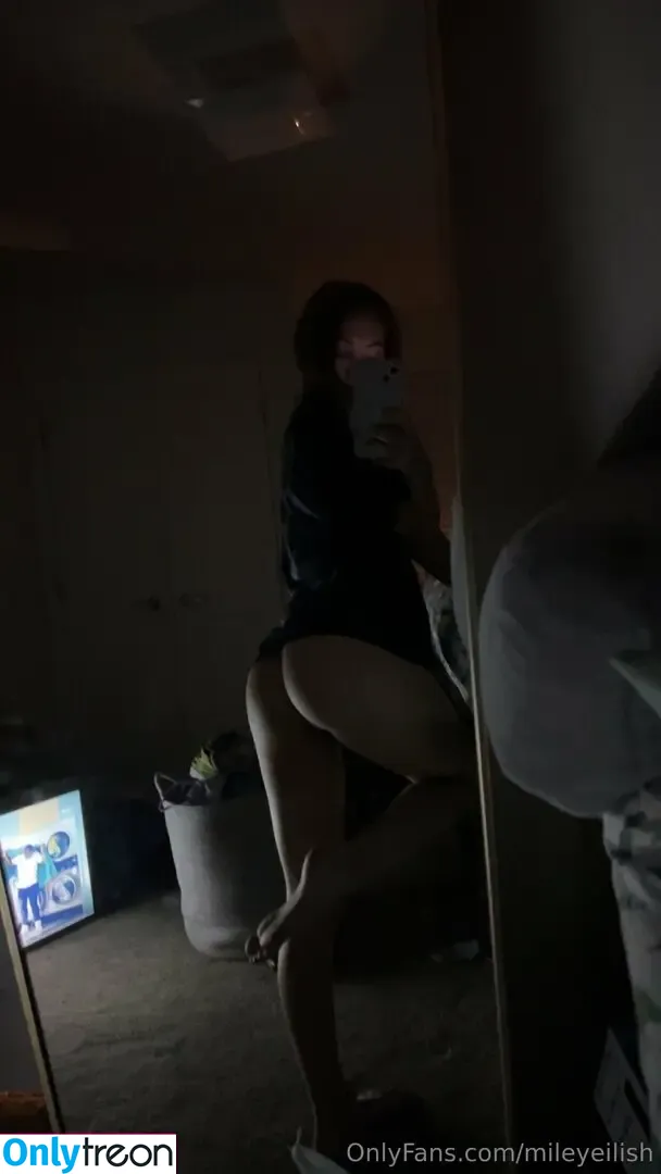 mileyeilish nude photo #0003 (billieeilish)