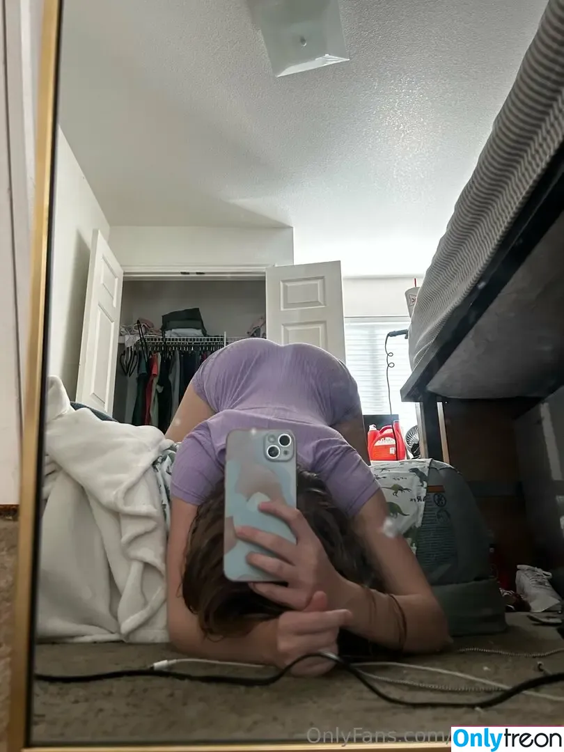 mileyeilish nude photo #0009 (billieeilish)