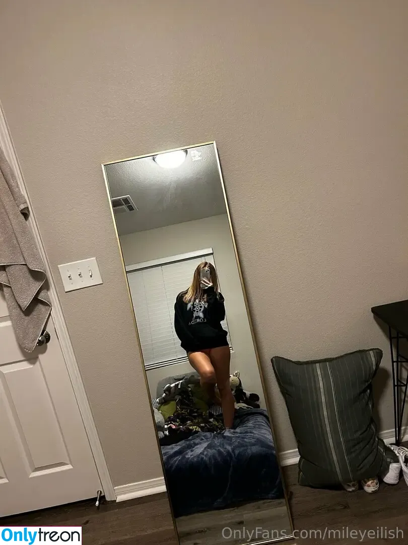 mileyeilish nude photo #0084 (billieeilish)