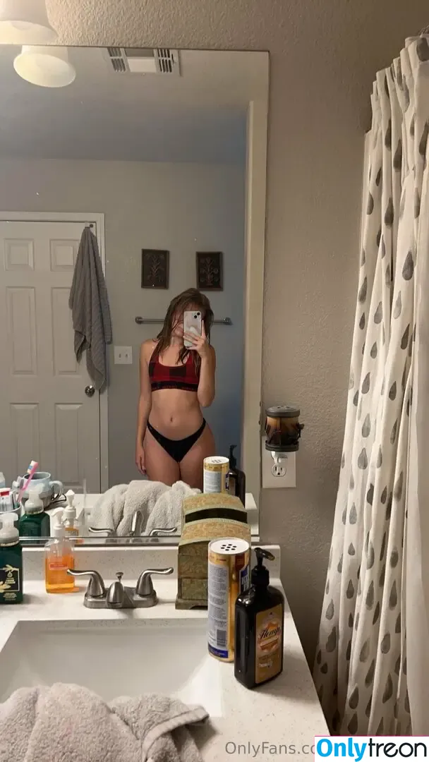 mileyeilish nude photo #0092 (billieeilish)