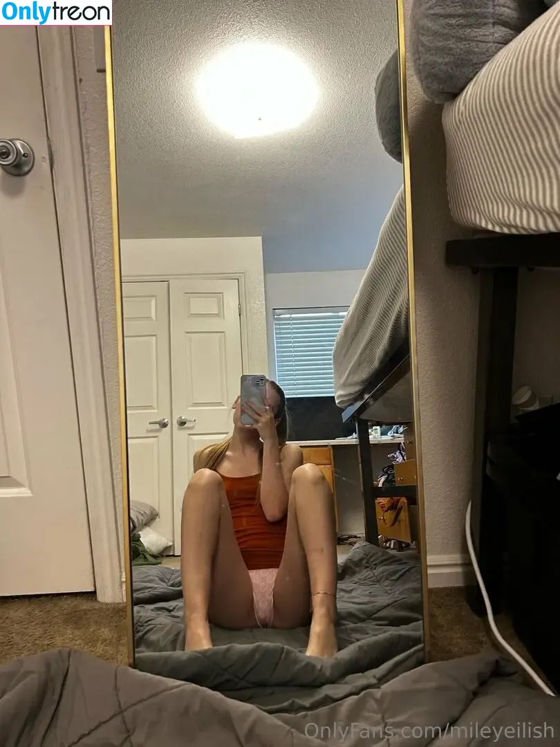 mileyeilish nude photo #0133 (billieeilish)