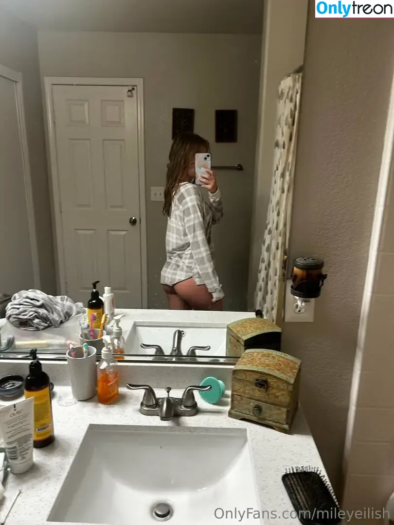 mileyeilish nude photo #0134 (billieeilish)