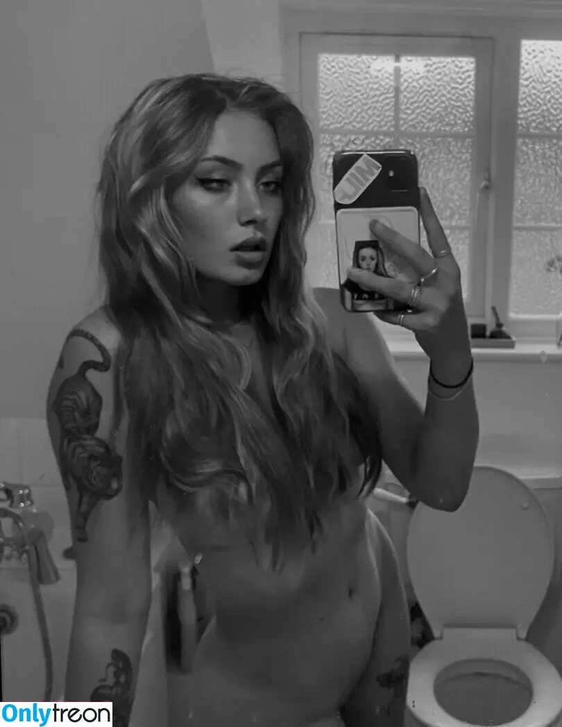 miliatkins nude photo #0005 (miliatkinscontent)