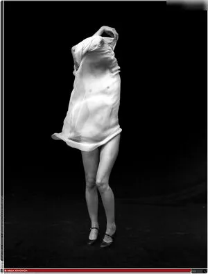 Milla Jovovich / MillaJovovich nude photo #0133