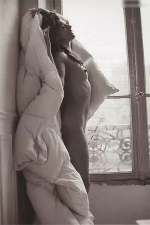 Milla Jovovich / MillaJovovich nude photo #0159