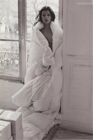 Milla Jovovich / MillaJovovich nude photo #0161