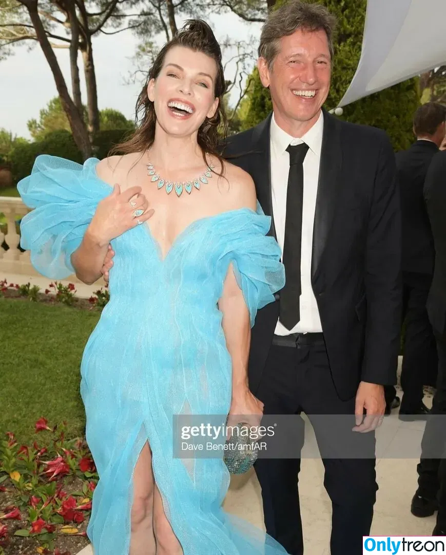 Milla Jovovich nude photo #0014 (MillaJovovich)
